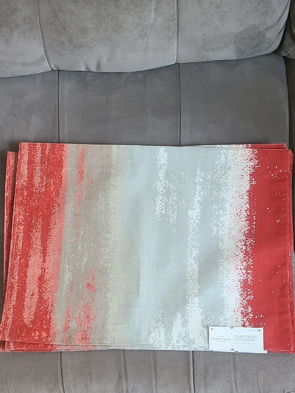(4)Threshold Red and Cream Abstract Ombre Placemat